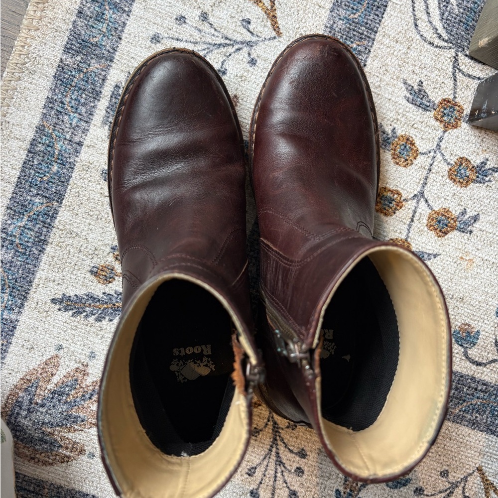 Roots Women's Dark Brown Side-Zip Leather Boots, Size 7 - Picture 5 of 12